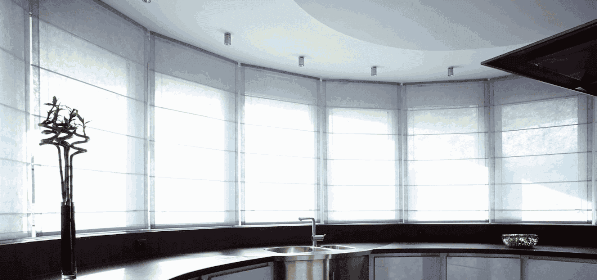 Les stores dans une salle d'eau