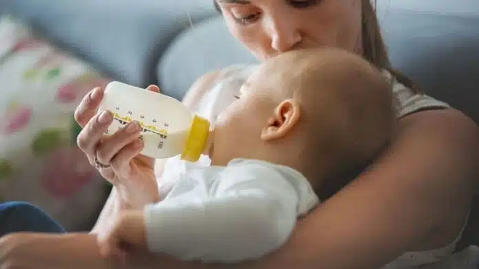 Lait bébé : les erreurs à éviter dans sa préparation