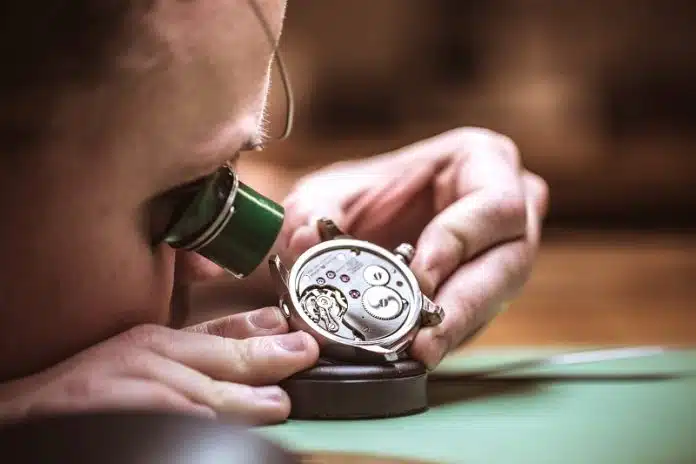 Les avantages d'un remontoir montre pour conserver l'état de votre montre