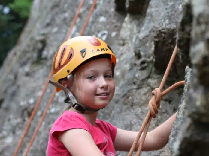 L'escalade la clé pour une colonie de vacances réussie