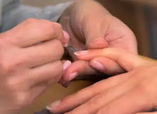 Vernis Silicium : la cosmétique oncologique pour protéger vos ongles pendant la chimio Vernis Silicium : la cosmétique oncologique pour protéger vos ongles pendant la chimio