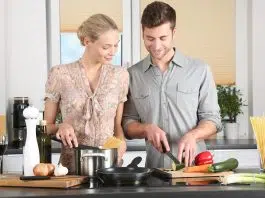 femme qui cuisine